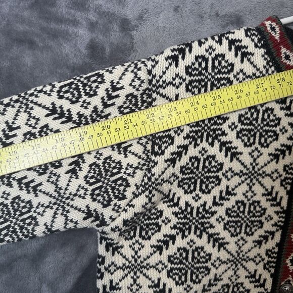 L.L. Bean Women’s Cardigan Small Medium Long Sleeve Button Up Nordic Multi Color - Picture 5 of 6